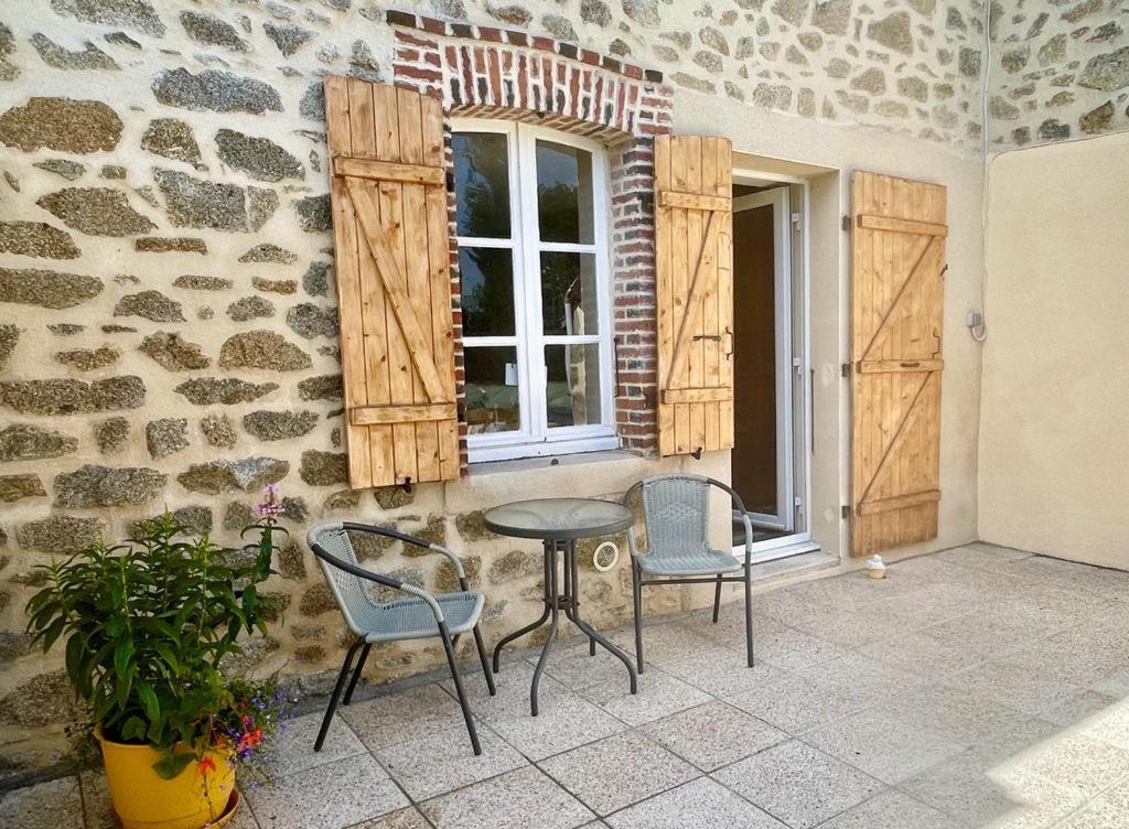 La Petite Maison Saint-Dizier-Leyrenne Exterior photo
